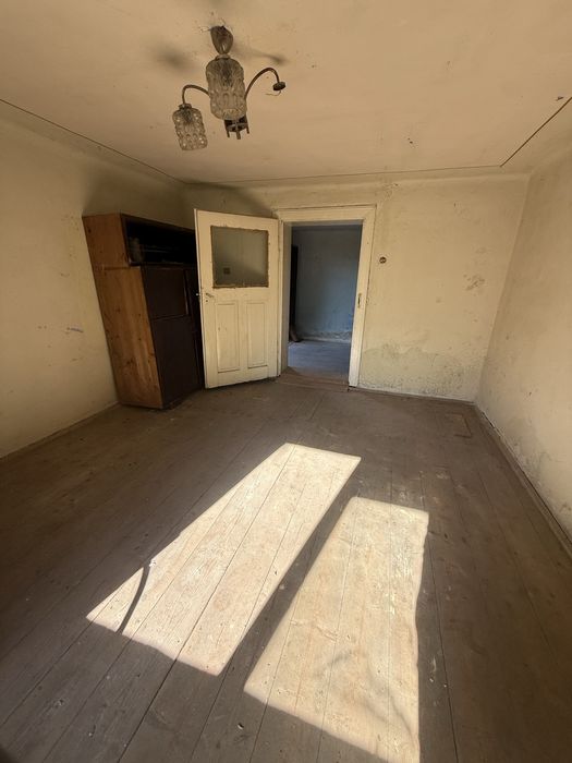 Casa cu livada / Teren intravilan / Sacel - 1400 mp Pozitie centrala