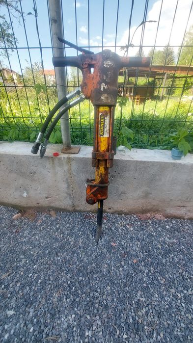 Кърти чисти извозва.Услуги с комбиниран багер