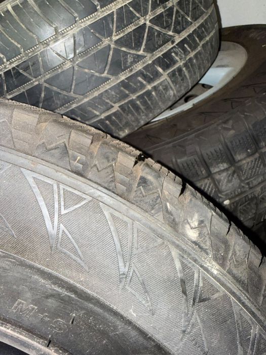 Зимняя ризина 235/65 R17
