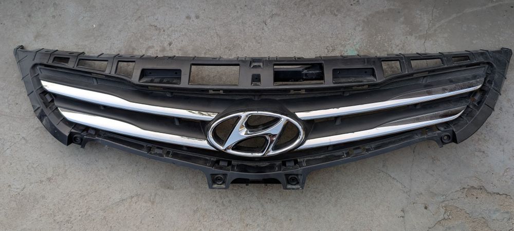 Решетка радиатора Hyundai Accent
