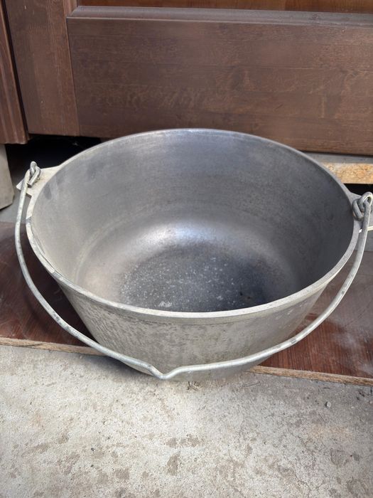 Қазан 20литрлік сатамын.