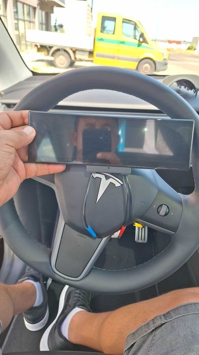 Display Tesla frontal