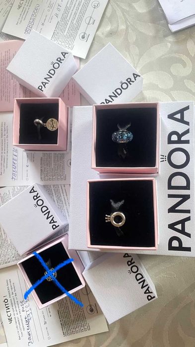 Оригинални талисмани Пандора, в много добро състояние!