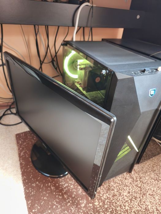 Calculator-Sistem desktop + monitor22"