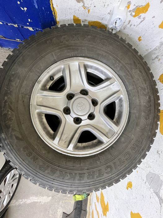 Диски TOYOTA оригинал с резиной