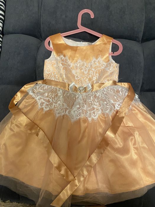 Продам детское платье