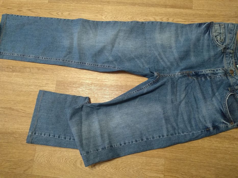 продам джинсы р.48, 2000тг