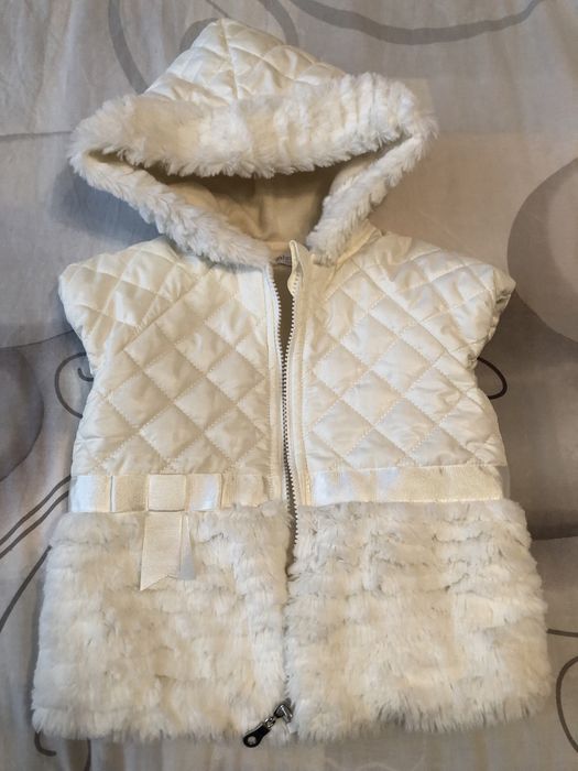 Детски капитониран елек с качулка