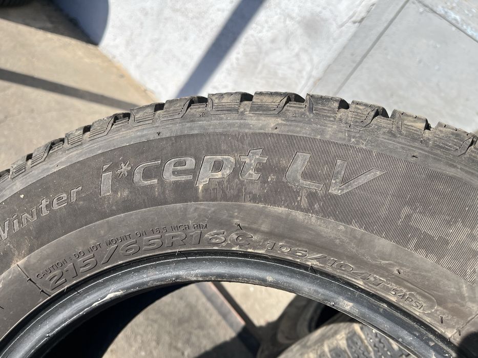 2 бр. зимни гуми за бус 215/65/16C Hankook 6/7 mm DOT 3519/3621