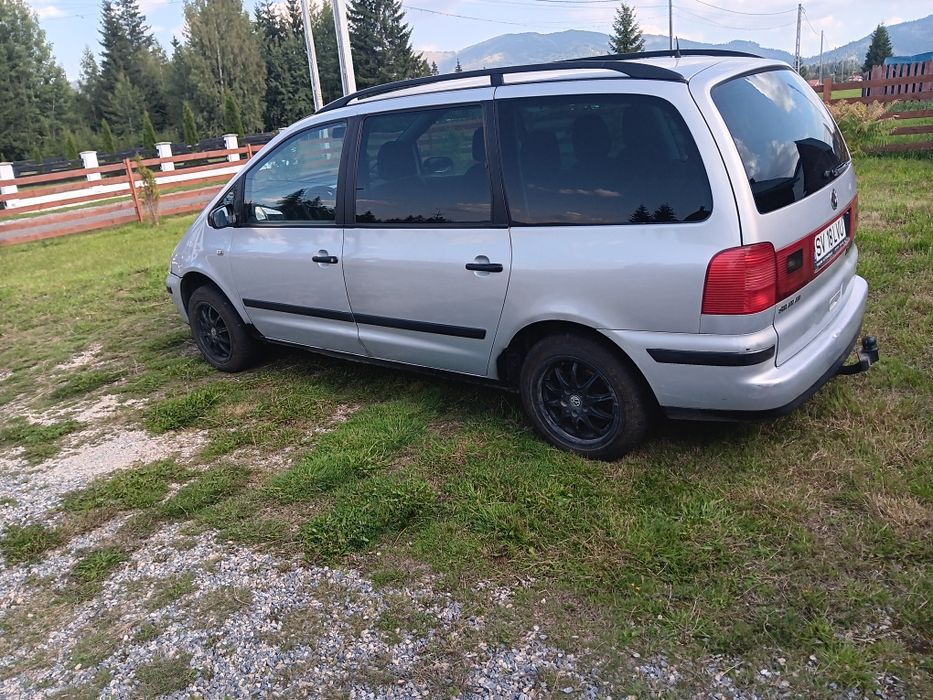 Vând volkswagen sharan 2002