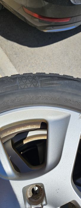 Джанти Audi със зимни гуми 205/60/R16