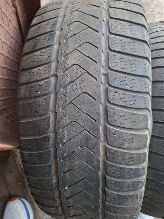 Продам шины. 235/45/18 пирелли