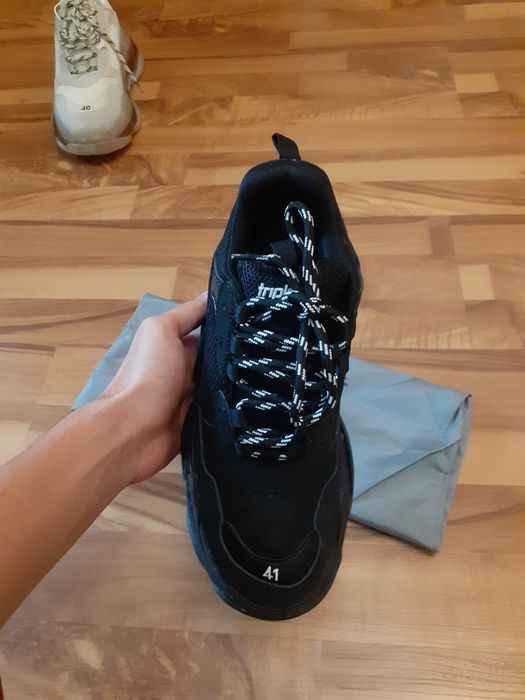 Balenciaga triple s black
