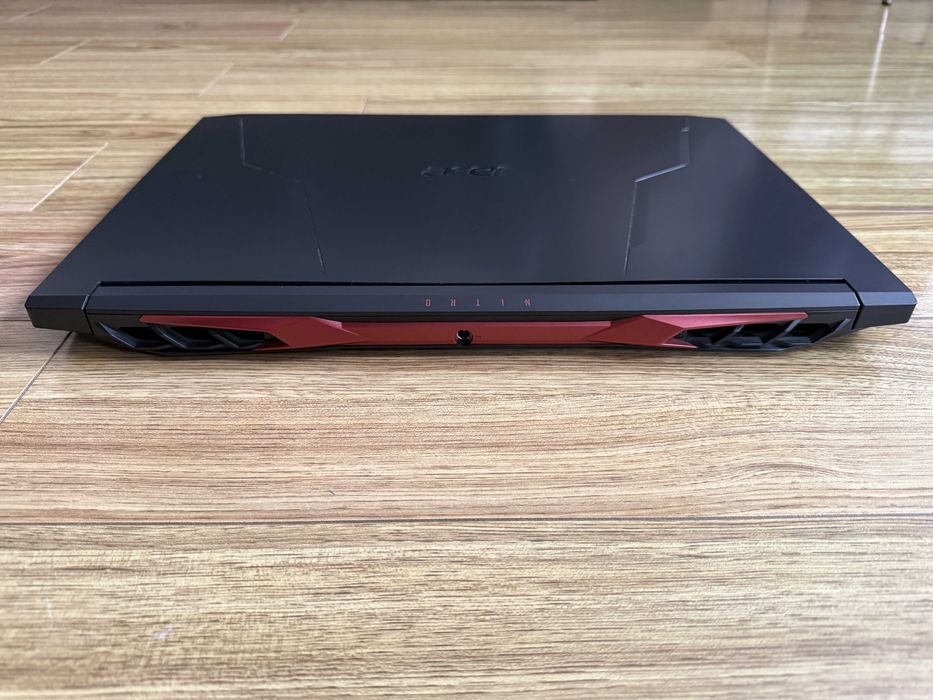 17.3 Nitro`Ryzen 7-5800H/RTX 3080/32GB RAM/1TB SSD/FHD IPS 144Hz