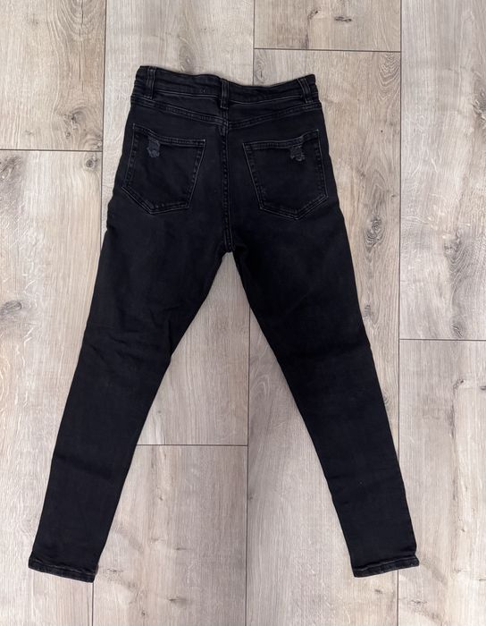 Blugi rupți Bershka, mărimea 34, condiție foarte bună