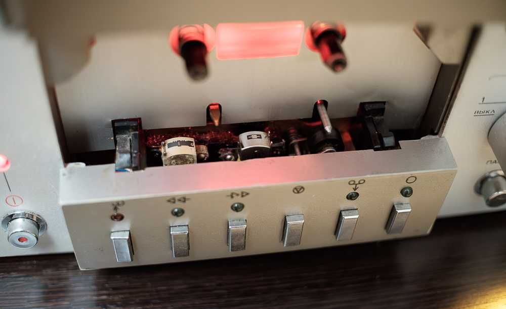 Магнитофон-приставка Романтика -220стерео