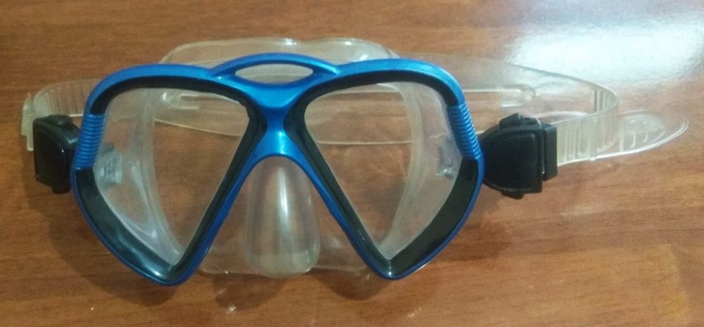 Очки для плавания качественные 80.000 сум.