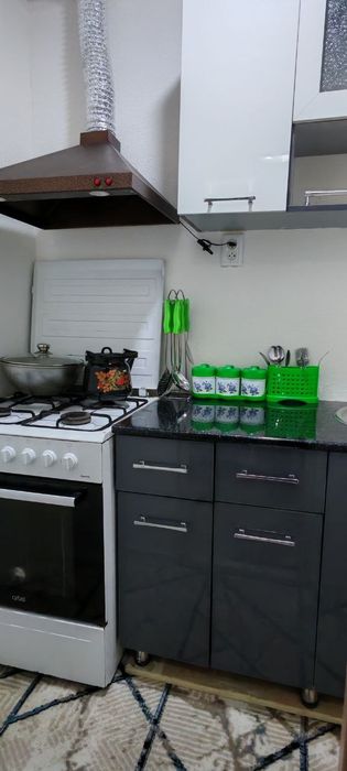 Qorasu 6 da 1 xona 2 xona qilingan kvartira  ijaraga berladi