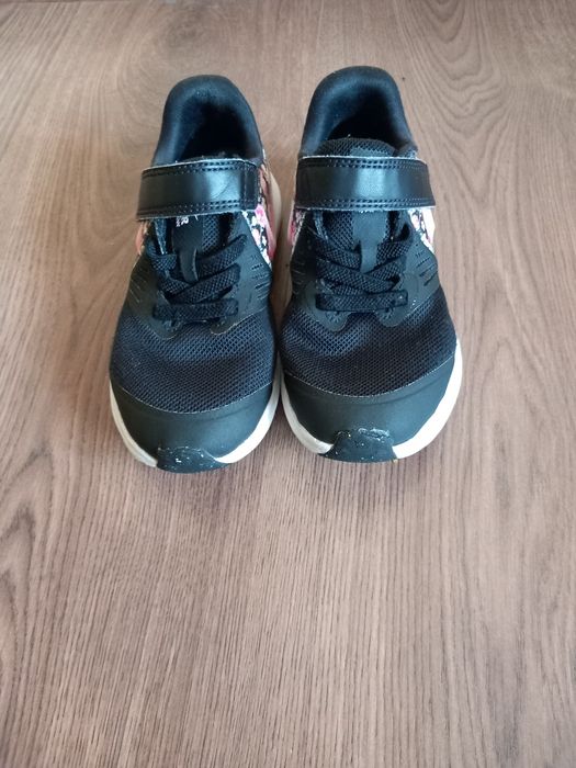 Маратонки за момиче Nike 27.5 и Puma 25