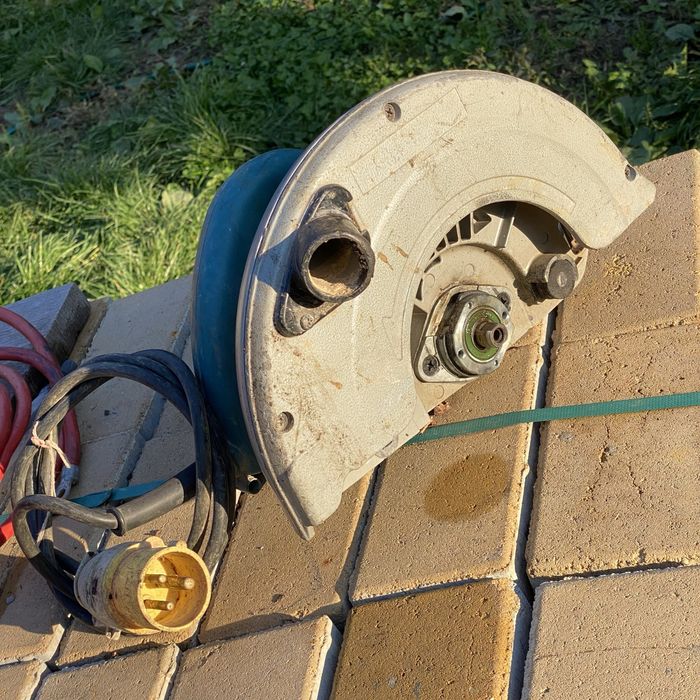 Circular MAKITA 5903R/1 1550W 235MM