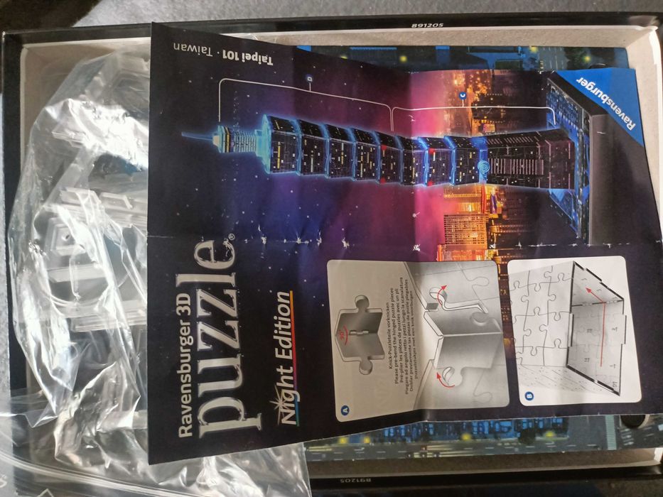3D пъзел светеща кула в Тайпе  216 пластмасови части с LED светлини