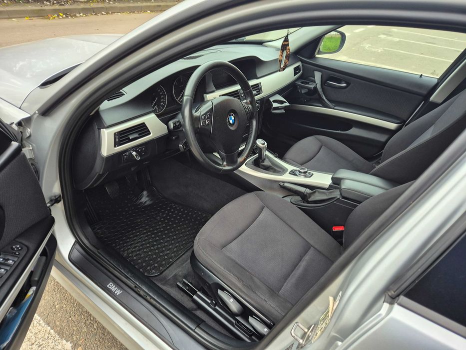Bmw seria 3 2011