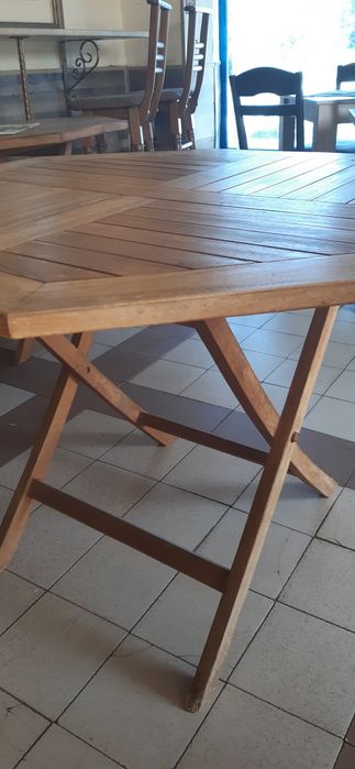 Градински маси от Тиково дърво