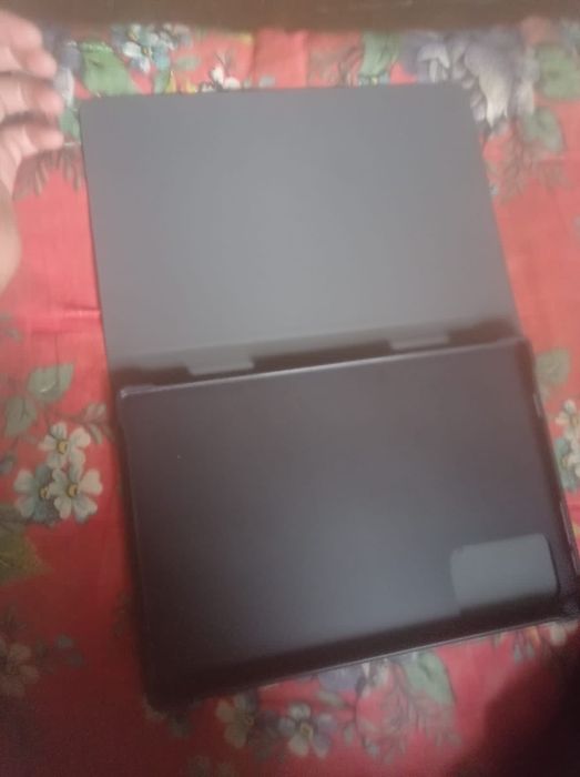 Продам планшет срочно