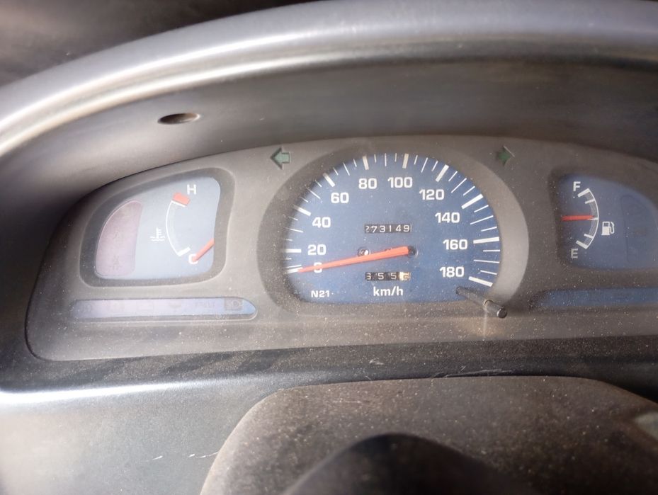 Тойота Хайлукс 2.4D