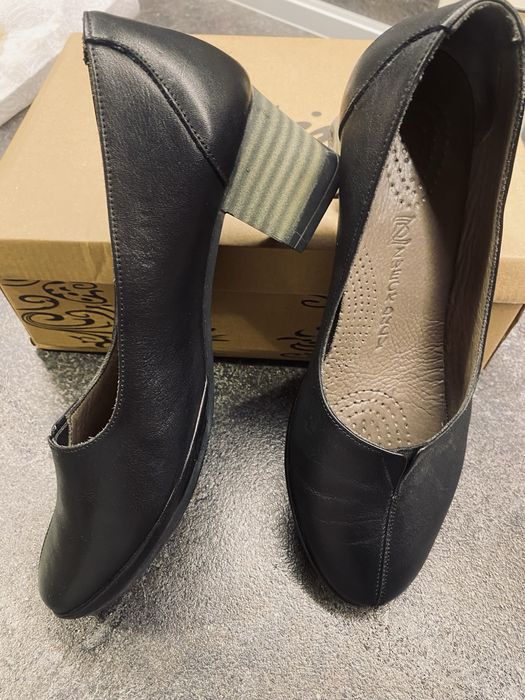Черни кожени обувки 38 номер