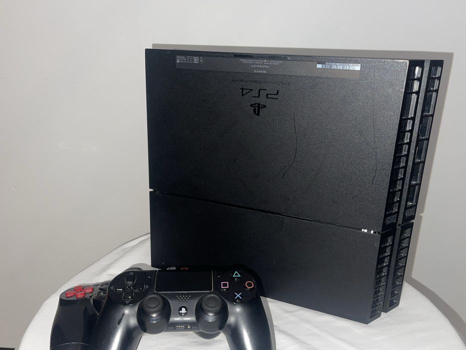 Продам PS 4, на 1ТБ.  Консоль полностью рабочая