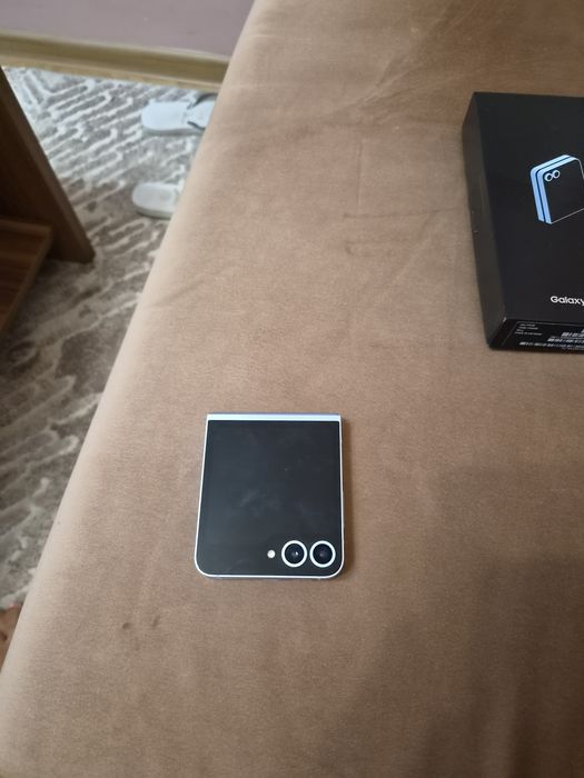 Samsung Z Flip 6
