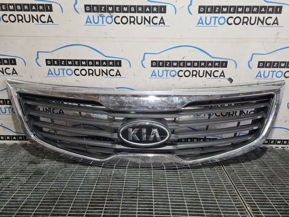 Grila fata Kia Sportage III 2010 - 2016 (987) CROM RUPT GRILA CRĂPATĂ ȘI LIPSEȘTE O ...