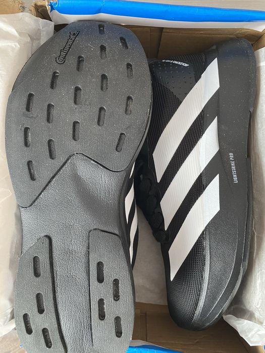 кроссовки Adidas
