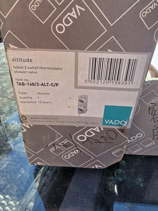 Baterie de dus si chiuveta Vado