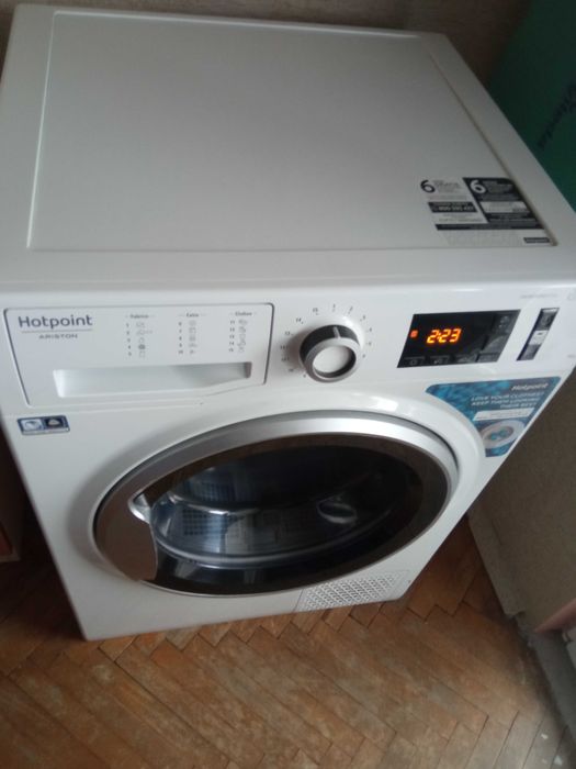 Сушилня Hotpoint Ariston- за 8кг. перфектна