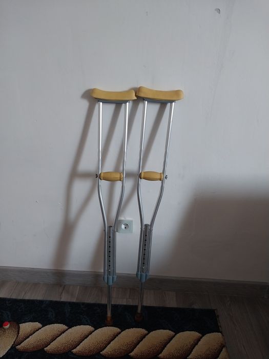 Отдам даром костыли