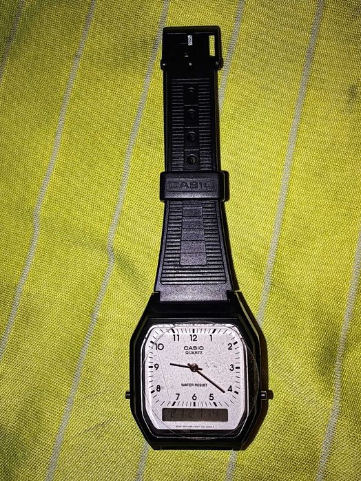 НОВ Часовник Casio