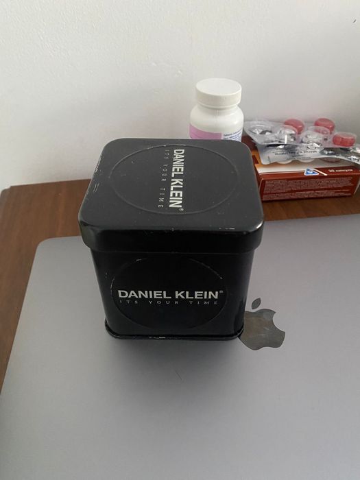 Часы Daniel Klein