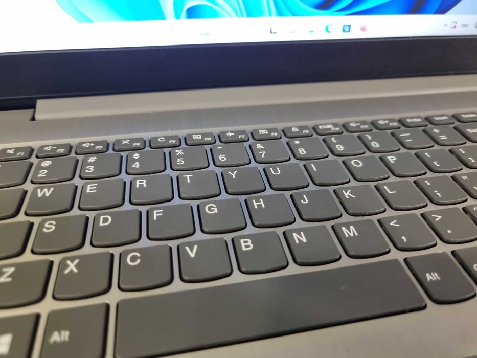 Лаптоп Lenovo ideapad 3, 15,6 Инча RAM 4GB, SSD 128GB