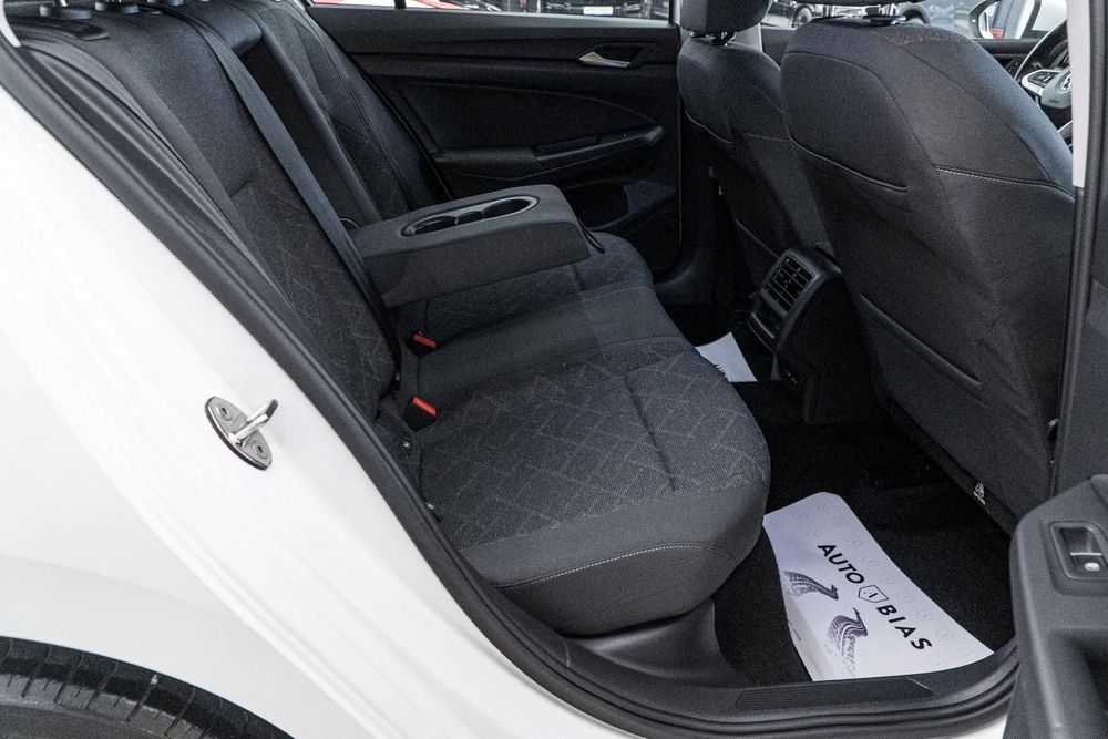Volkswagen Golf Led/Cockpit/CarPlay/ACC/Ambientale/Tva/ Leasing - Rate FARA AVANS