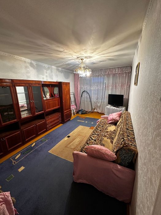 Продам 2 комн квартиру на 8 школе