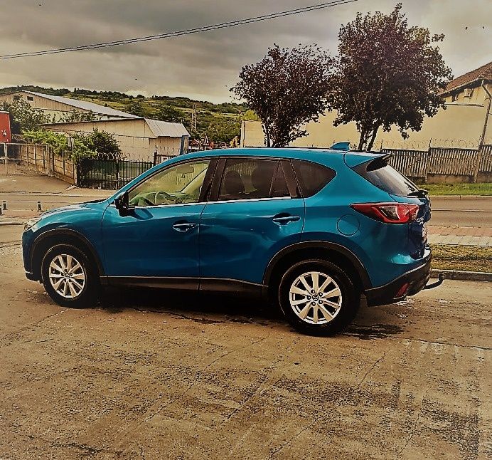 Mazda CX-5 = 4x4 = 2.2 diesel (an 2013)