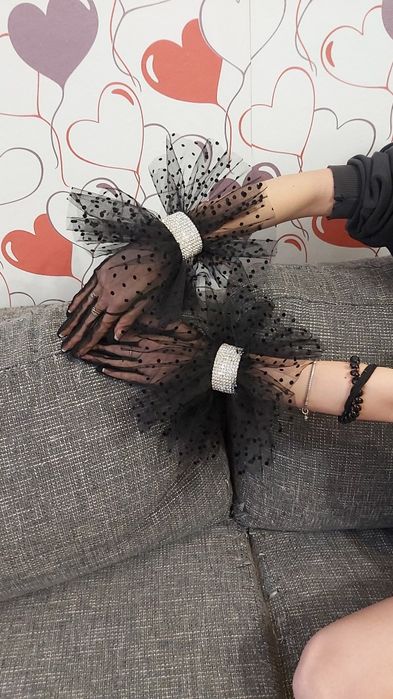 Тюлени  черни ръкавици-по договаряне