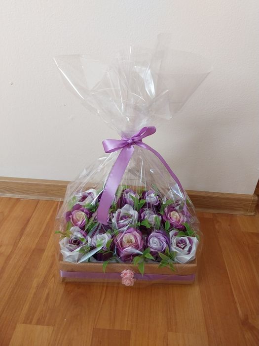 Aranjamente florale din satin