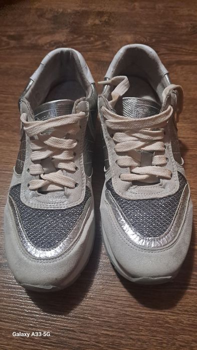 Сникърси/Маратонки