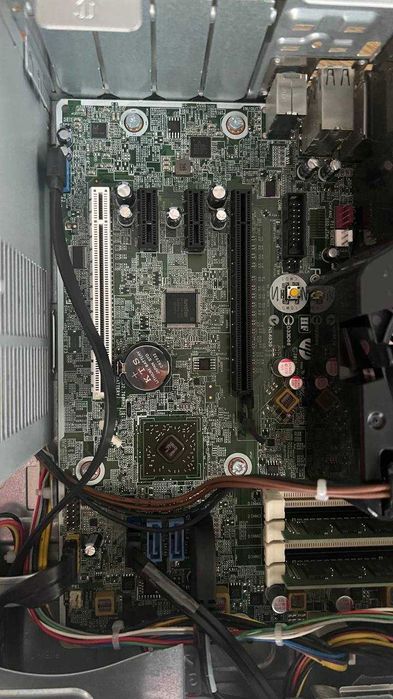 Настолен компютър HP EliteDesk 705 G2