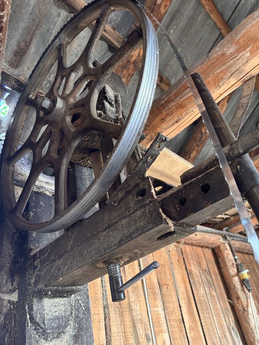 Vând banzic vertical