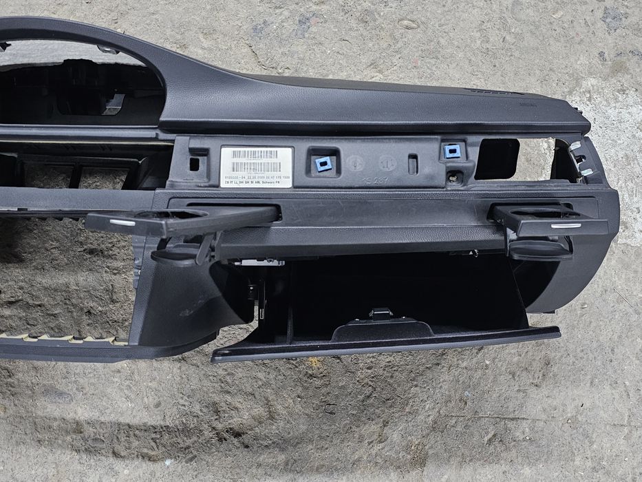 Табло със къп холдери и навигация бмв е90 е91 е92 tablo cup holder