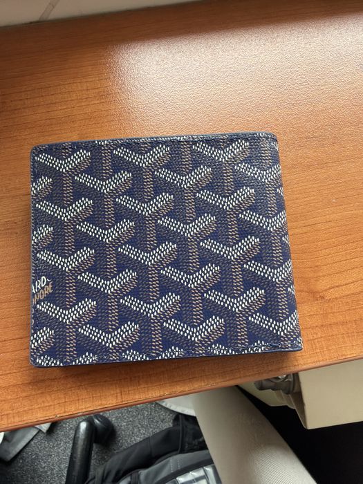 Чисто нов портфейл на Goyard